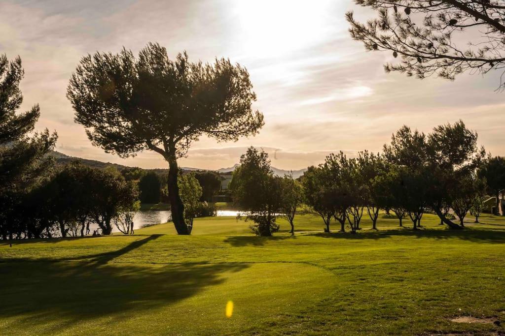 Magnifique Vue Lac Au Golf De Pont-Royal 马勒莫尔 外观 照片
